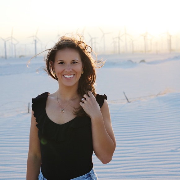 Meet your Posher, Talia - Picture 4 of 8